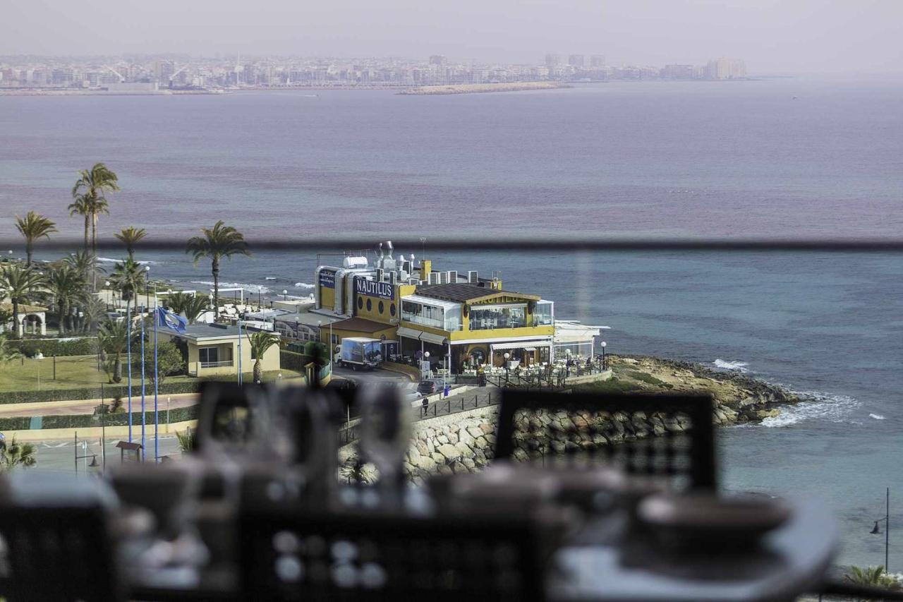 Apartamento Sea Senses Victoria Frente Al Mar Torrevieja Dış mekan fotoğraf