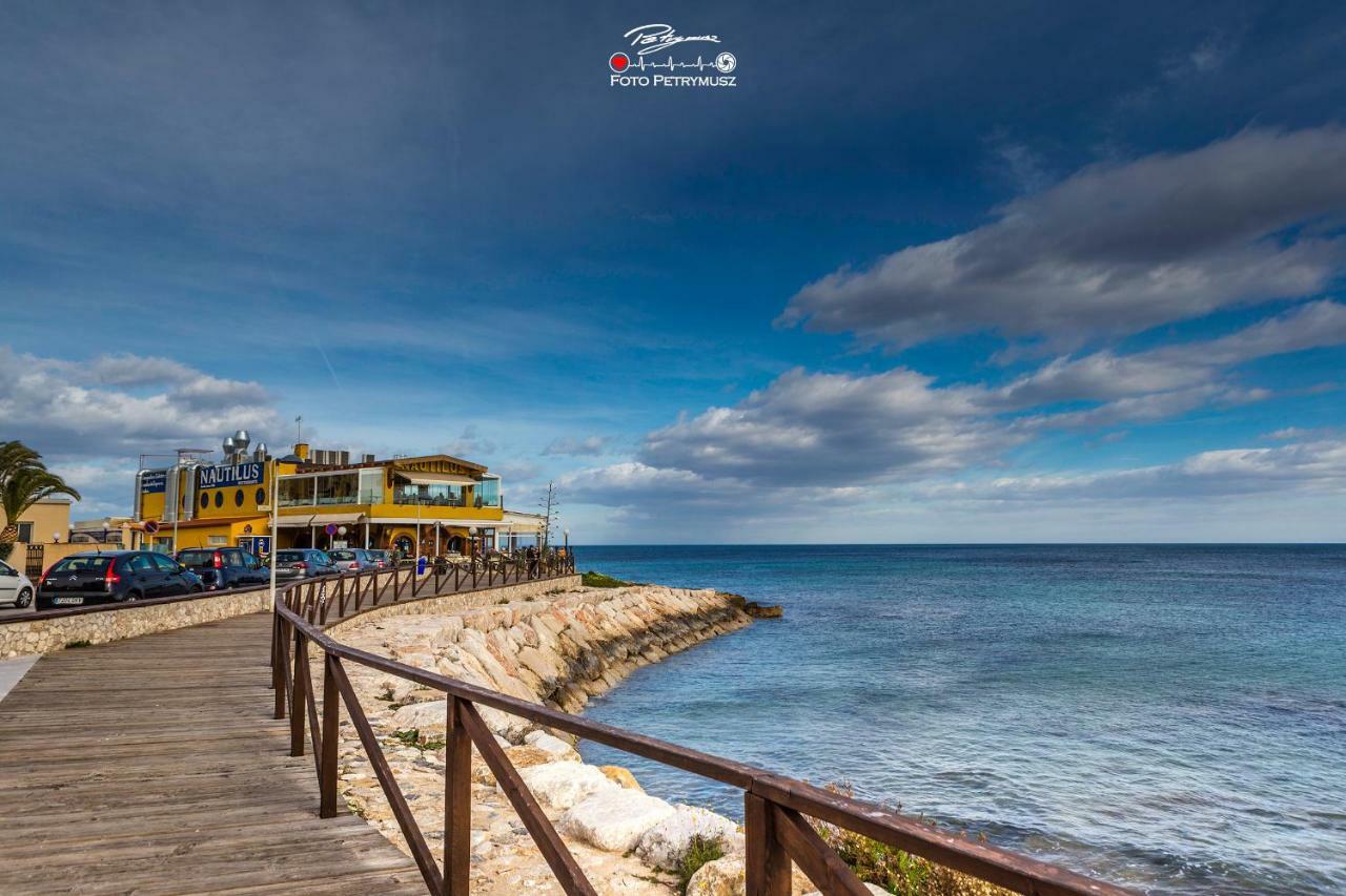 Apartamento Sea Senses Victoria Frente Al Mar Torrevieja Dış mekan fotoğraf